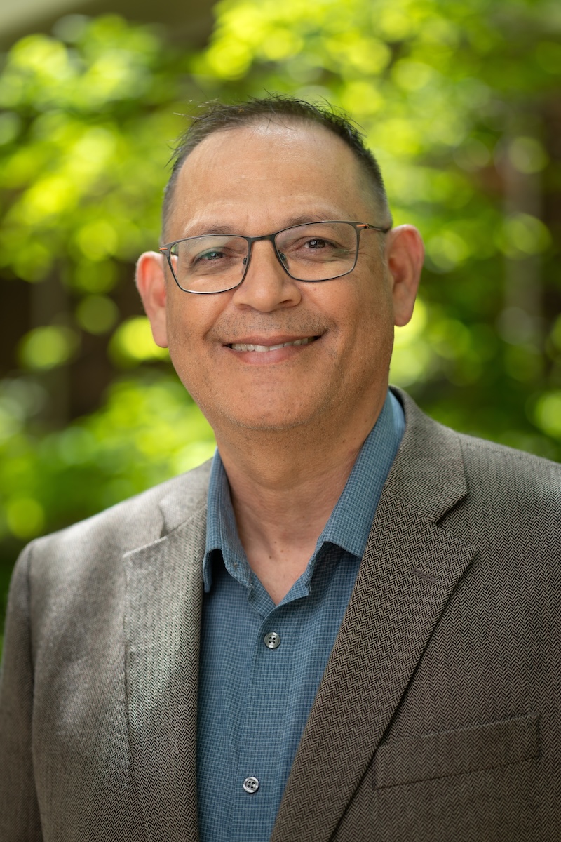 Headshot of Robert Ayala